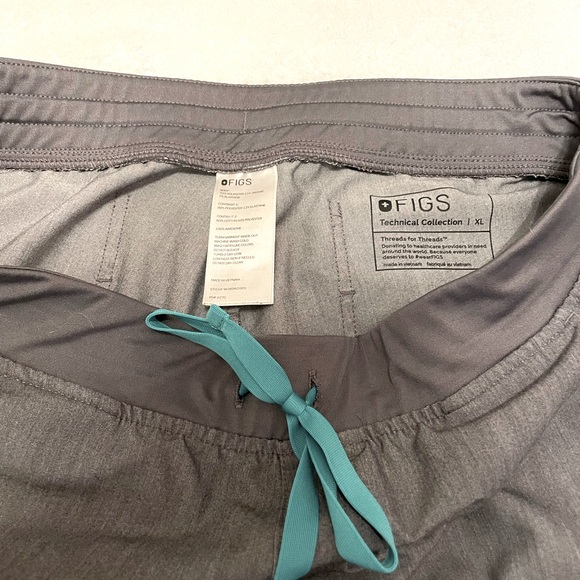 Figs Technical Collection Scrub Set - Picture 3 of 4